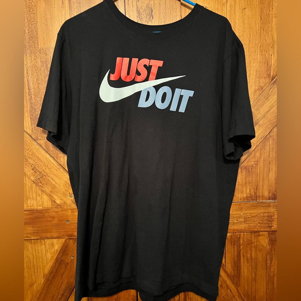 Nike tee shirt